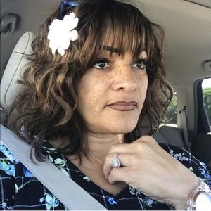 Meet your Posher, Debbie